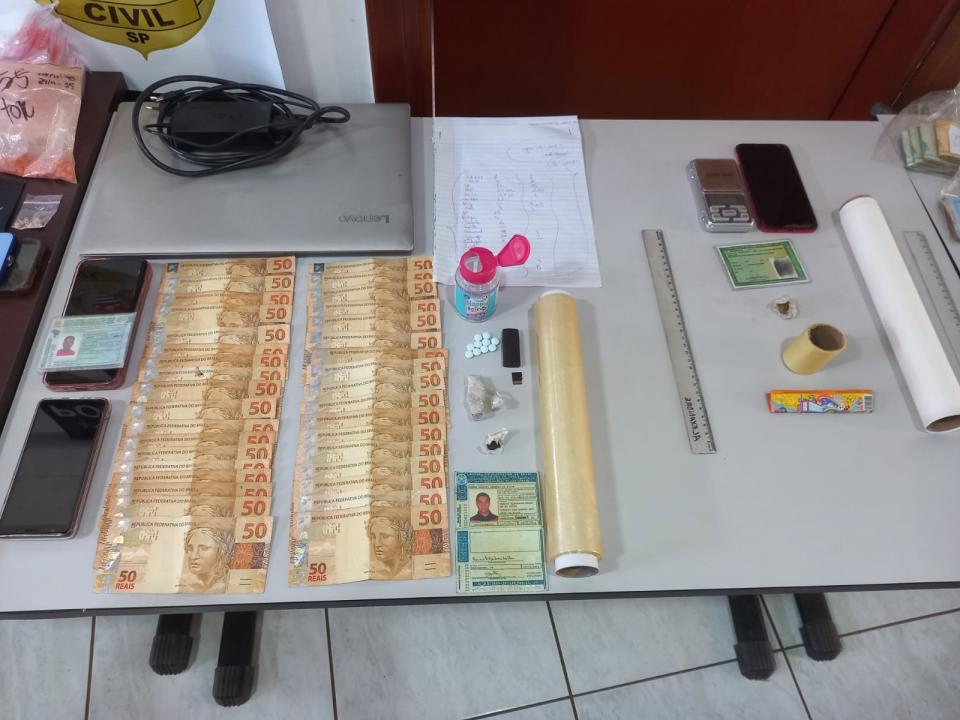 Foto 4 de 6 — Operação de combate ao tráfico apreende drogas e R$ 40 mil em Araraquara; cinco foram presos